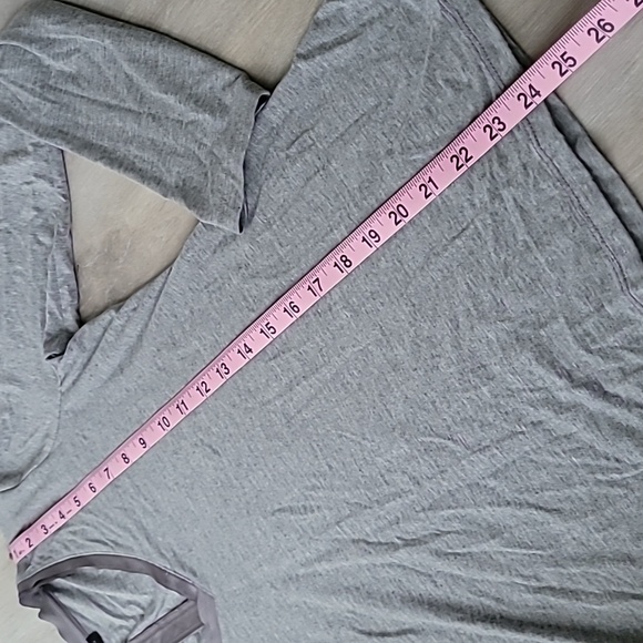 EUC WHBM gray long sleeve top size XS - Picture 5 of 5
